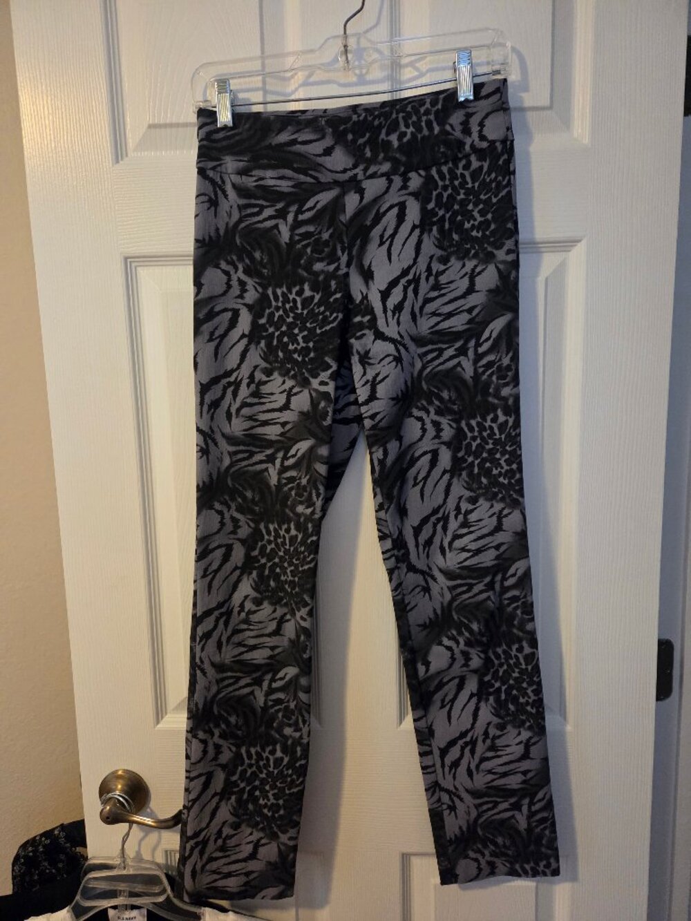 Krazy Larry Black and Gray Pants Size 2